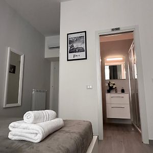Camera grande con letto king size